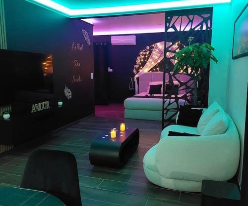 LA NUIT DES SECRETS Love Room 4 étoiles avec Jacuzzi et Sauna