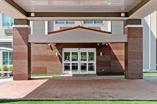 La Quinta Inn Suites by Wyndham Raymondville Harlingen