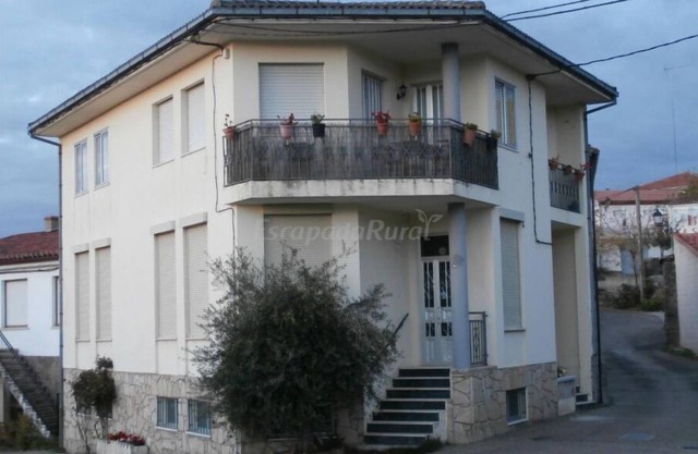 * La Rambla rural accommodation *
