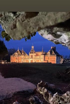La "Suite" du Château de Chevigny-en-Valière comprenant deux chambres séparées, située à 12 minutes de la célèbre ville de Beaune