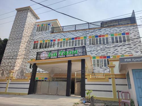 La Tana Hotel