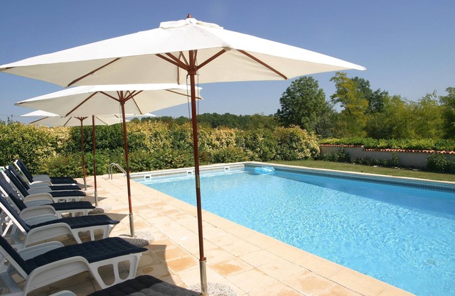 La Vallée - Private Heated Pool, Spa, Sauna & wood fired Pizza Oven