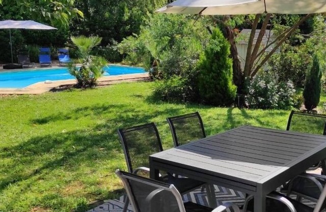 La Villa Decastela : Piscine & Parc Arboré 4000m2