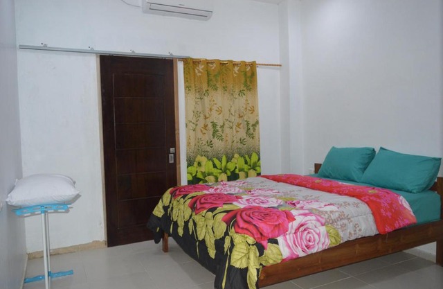 Labuan Bajo Mahoni Guesthouse