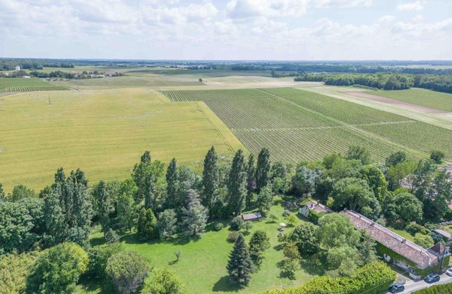 LaConciergerieJonzac, Manoir "Atypique et Médiéval"