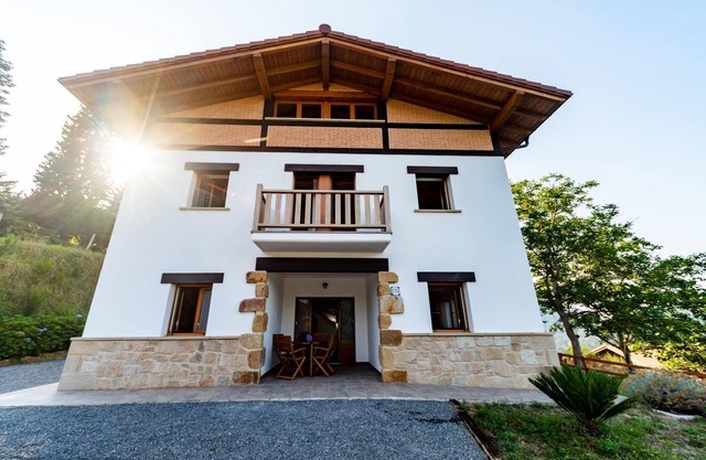 Laga Surf Villa in Baserri
