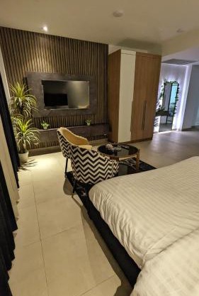 Lahore - Luxury Studio