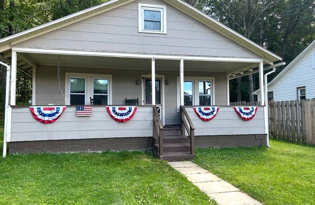 Lake Cottage Community