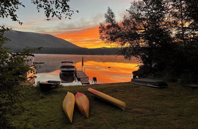 Lake Cottage - Put your Feet up and Relax!