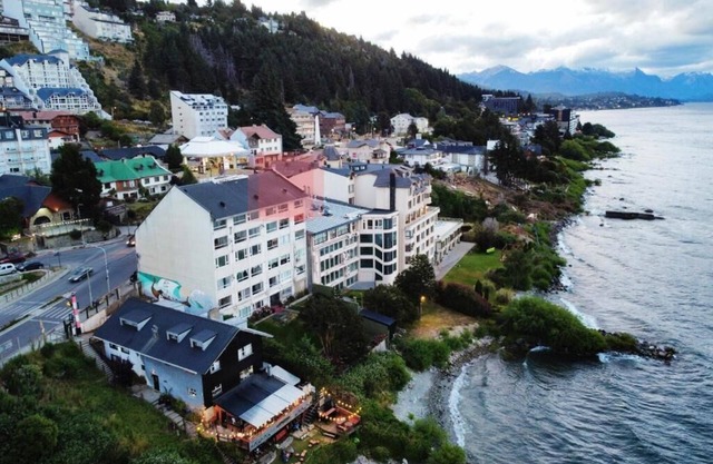 Lake Front Apartment with Private Beach Access to Nahuel Huapi Lake