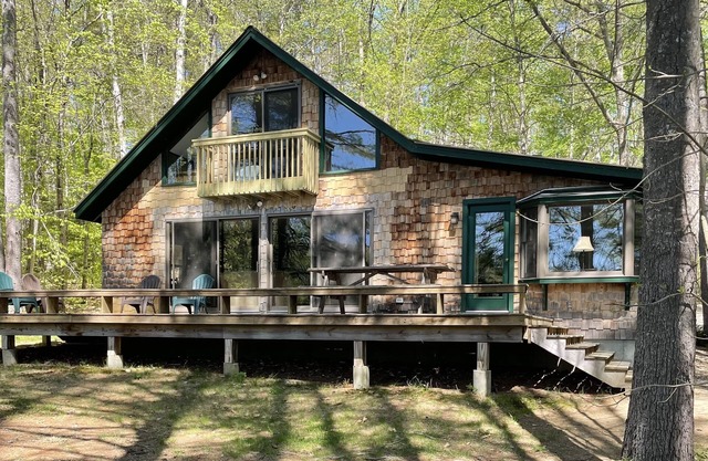 Lake front custom built Kezar Lake home