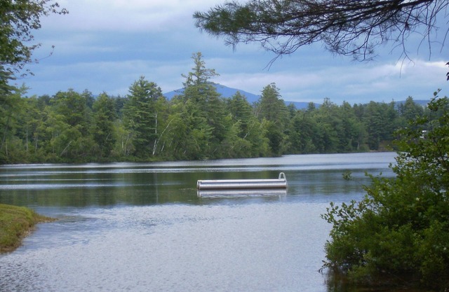 LAKE FRONT Rustic Ski Chalet with Private Beach