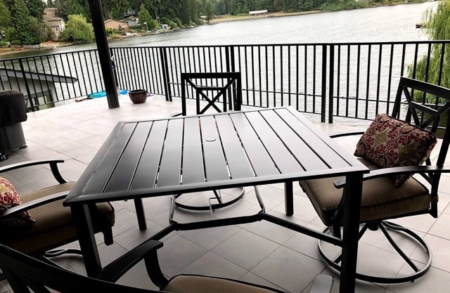 Lake front - Upper floor - no animal- allergies