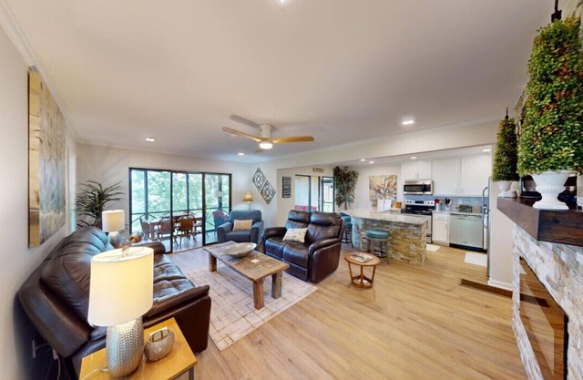 Lake-Front Woodson Bend 14-1