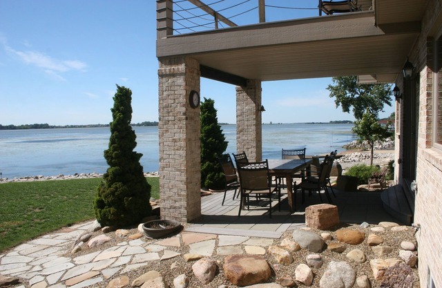 Lake House at Cedar Point - Private Beach & Bay, Dock, Boats, Fire Pit Game Room