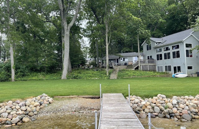Lake House Get-A-Way - Enjoy All 4 Season