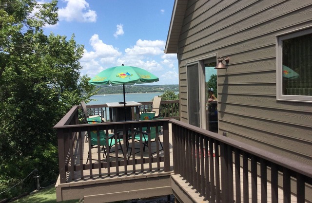 Lake house with spectacular lake view