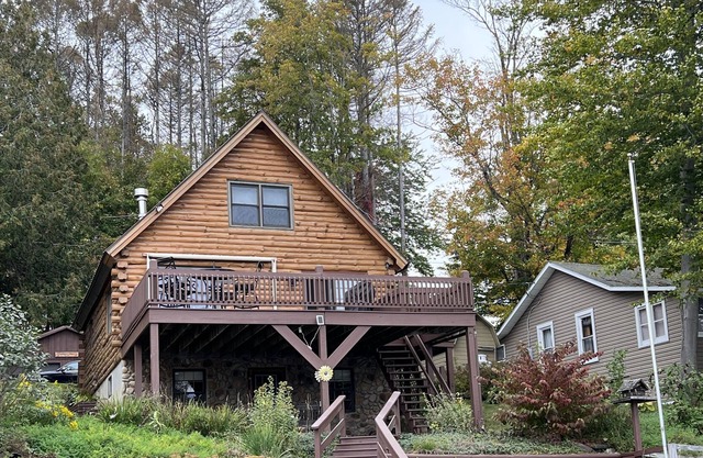 Lake Moraine Log Cabin near Colgate University