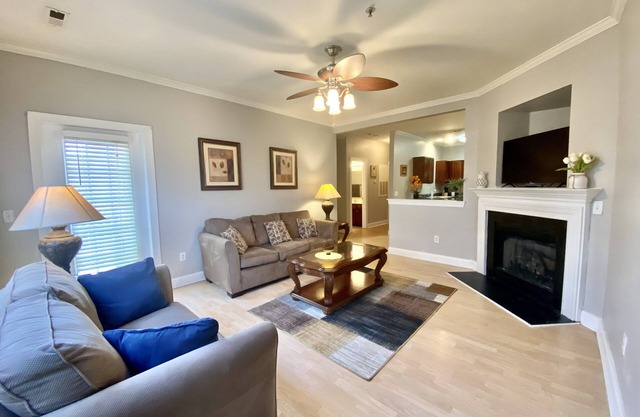 Lake Norman Condo near Charlotte! Great Location steps from downtown Cornelius!