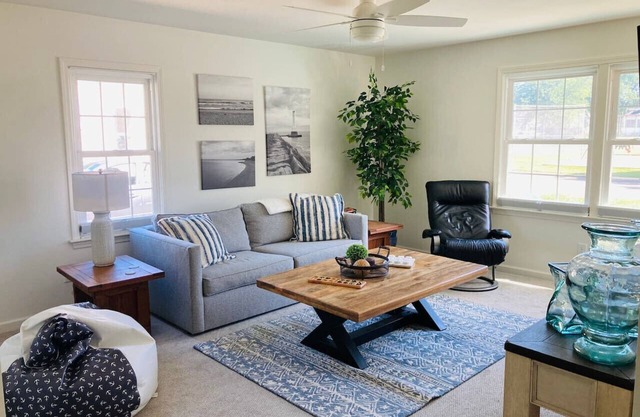 Lake Park Place : Adorable Beach Cottage