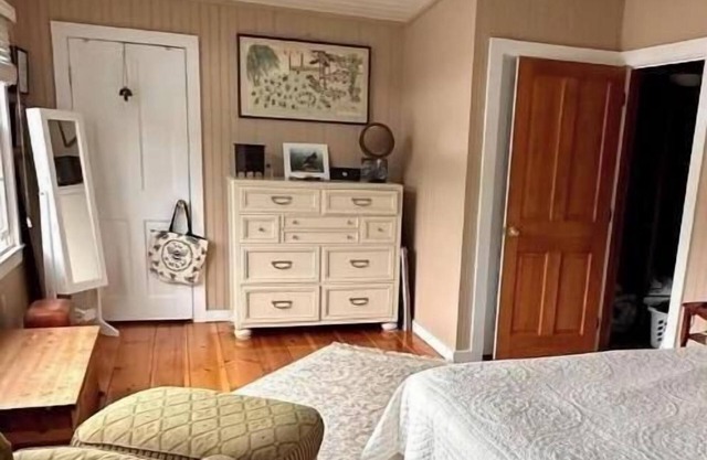 Lake Sunapee Waterfront with kayaks, paddleboards, dock, WiFi & AC