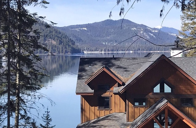 Lake View Couples Get-Away —nYear Round Fun!