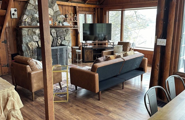 Lake View Mountain Cabin Getaway