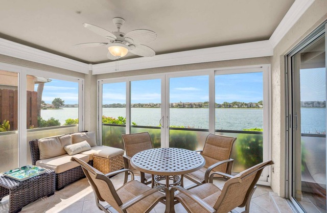 Lake View Villa with a 1 Car Garage, 2 Bedrooms in Lakeside of Naples, Fl