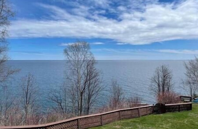 Lake Views + Access I Pool I Sauna I Game Room I Nord Haven