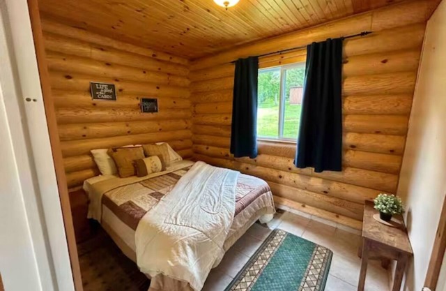 Lakefront Cabin #2 - 4 Season - Sleeps 7