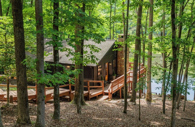 Lakefront Cabin in the High Country. Pet Friendly! Kid Friendly!