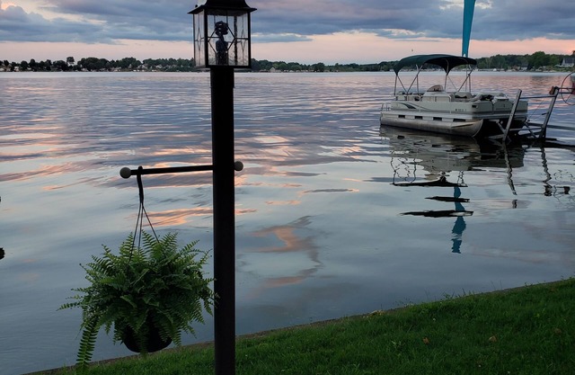 Lakefront Cottage