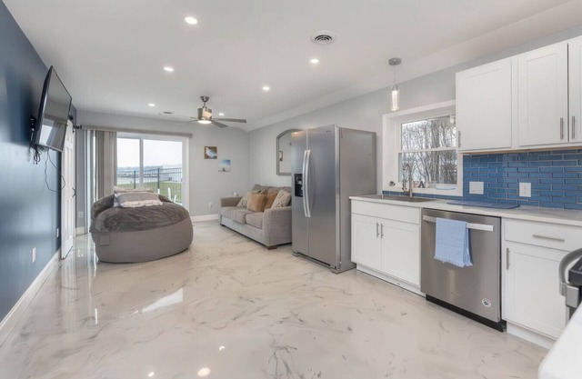 Lakefront Gem | Cozy Stay w/Dock + Sunset Views