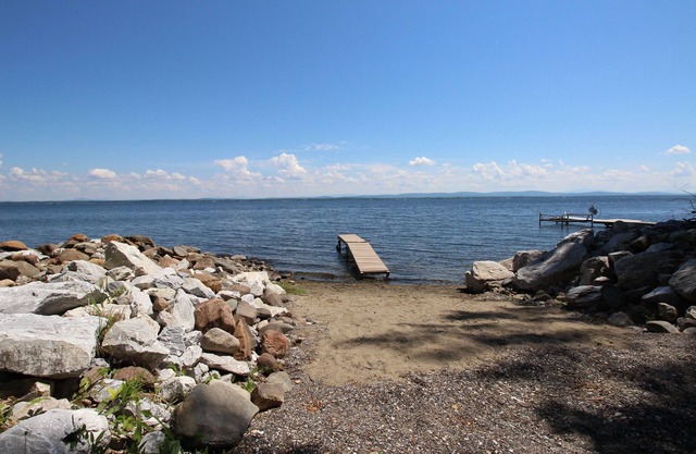 Lakefront Getaway Near Private Beach & Park, State Boat Launch & Dock Nearby