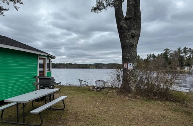 Lakefront Green Cottage