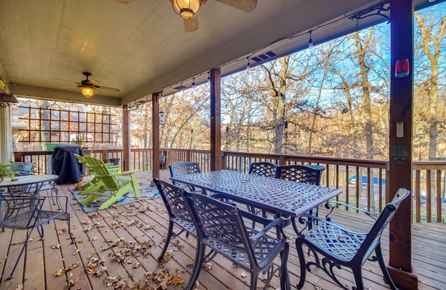 Lakefront Home w/Furnished Deck in Grove!