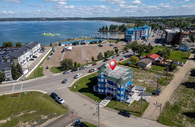 Lakefront Lookout 1BR Condo on Lakeshore Drive!