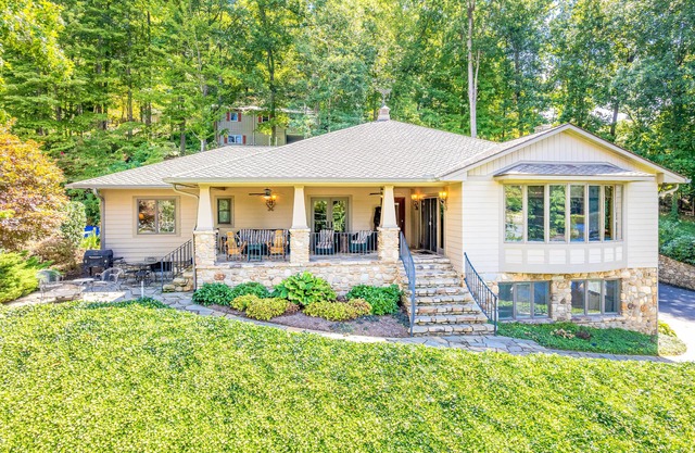 Lakefront mountain home with WiFi, extensive kitchen, & central AC