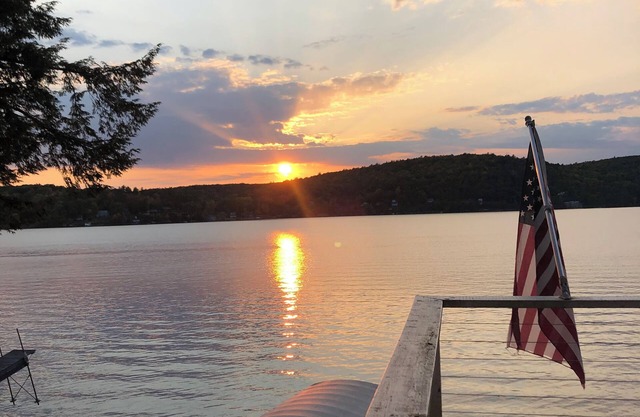 Lakefront oasis with amazing sunsets
