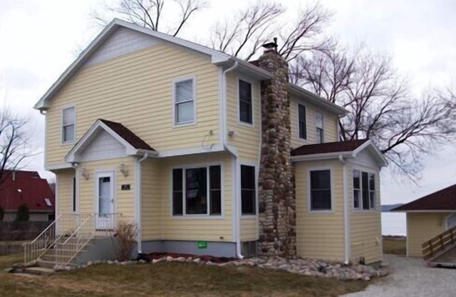 Lakefront Silver Lake Vacation House Rental