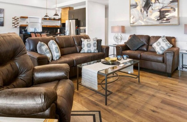 Lakehouse Close to Branson Free Tickets Modern Kitchen High End Furnishings