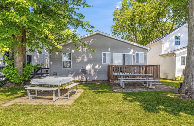 Lakeside Escape with Fire Pit & Dock/Boat Rentals