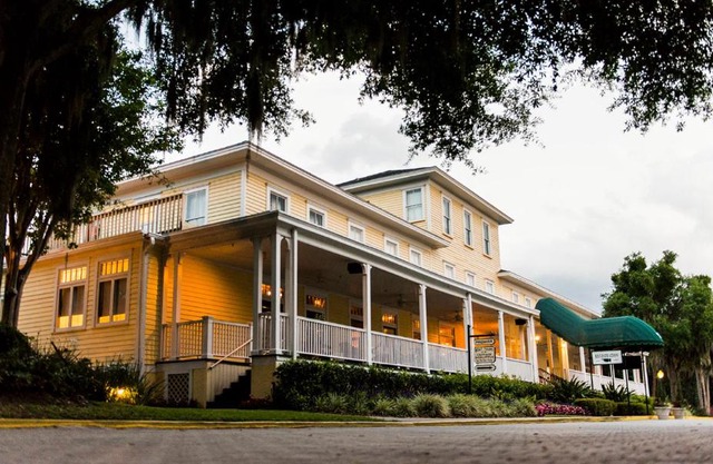 Lakeside Inn on Lake Dora