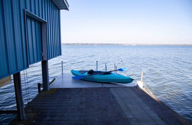 Lakeside Landing Dock, Fire Pit and Boat Rental