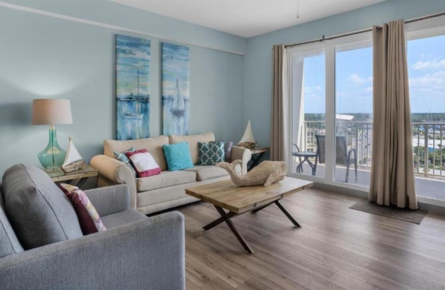 Laketown Wharf 1037