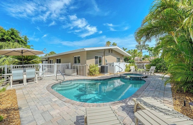 Lakeview Cottage in Anna Maria