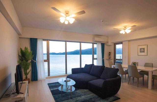 LaLacourt Seaside YAGAJI 2D