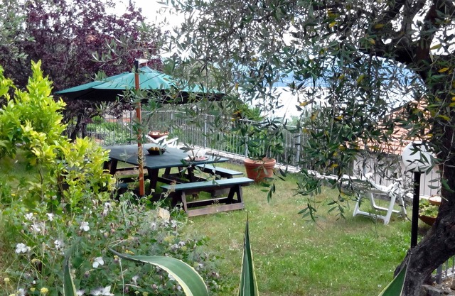 Land and Sea on the Gulf of Poets