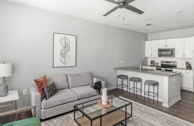 Landing | Amazing 1BD, Pool, Gym