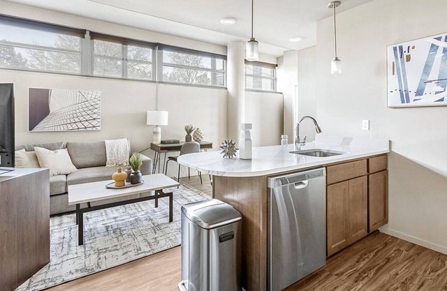 Landing at NICO - 1 Bedroom in Midtown